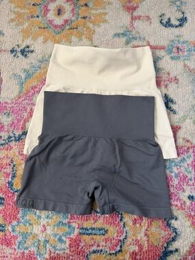 OQQ Ribbed High Waisted Biker Shorts 2 Piece Set Cream & Charcoal Size M